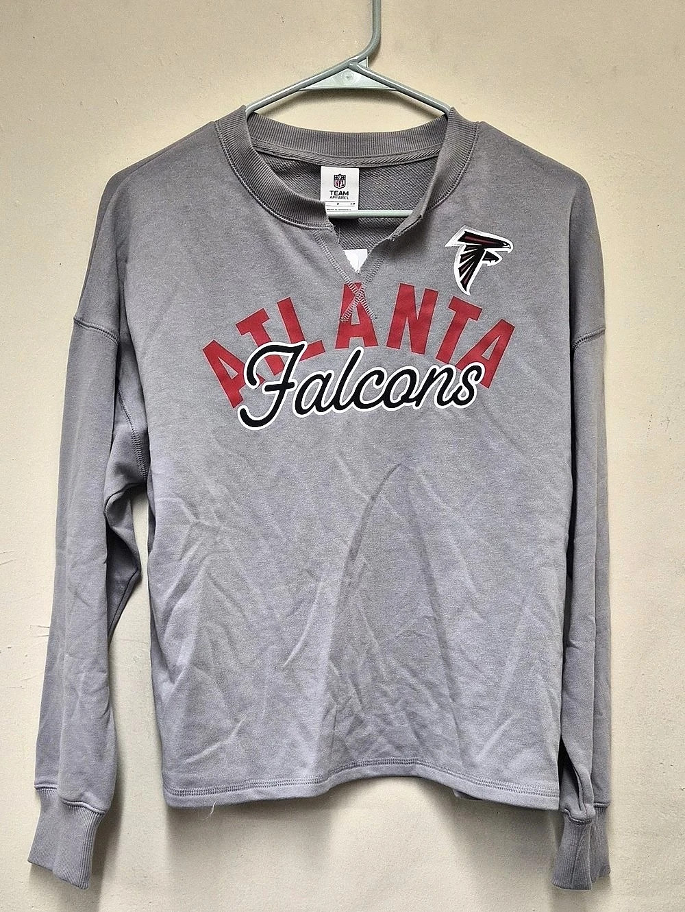 NFL Team Apparel Atlanta Falcons Long Sleeve Gray | Size Small